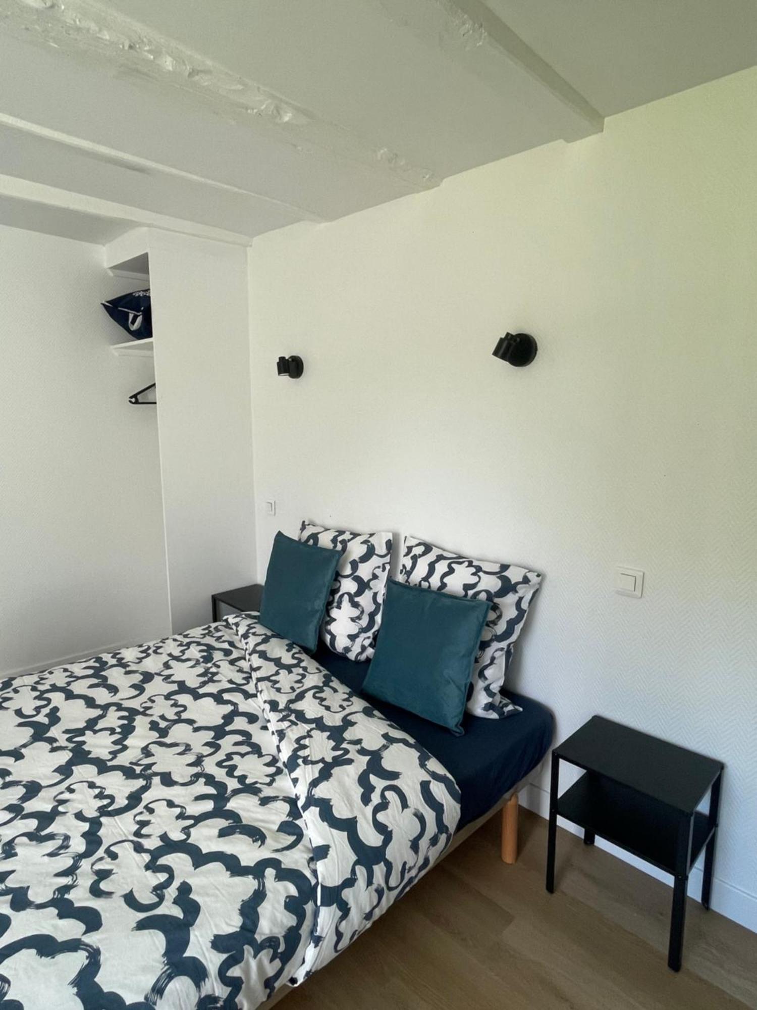 Au Pied Leve Hotel Calorguen Ruang foto