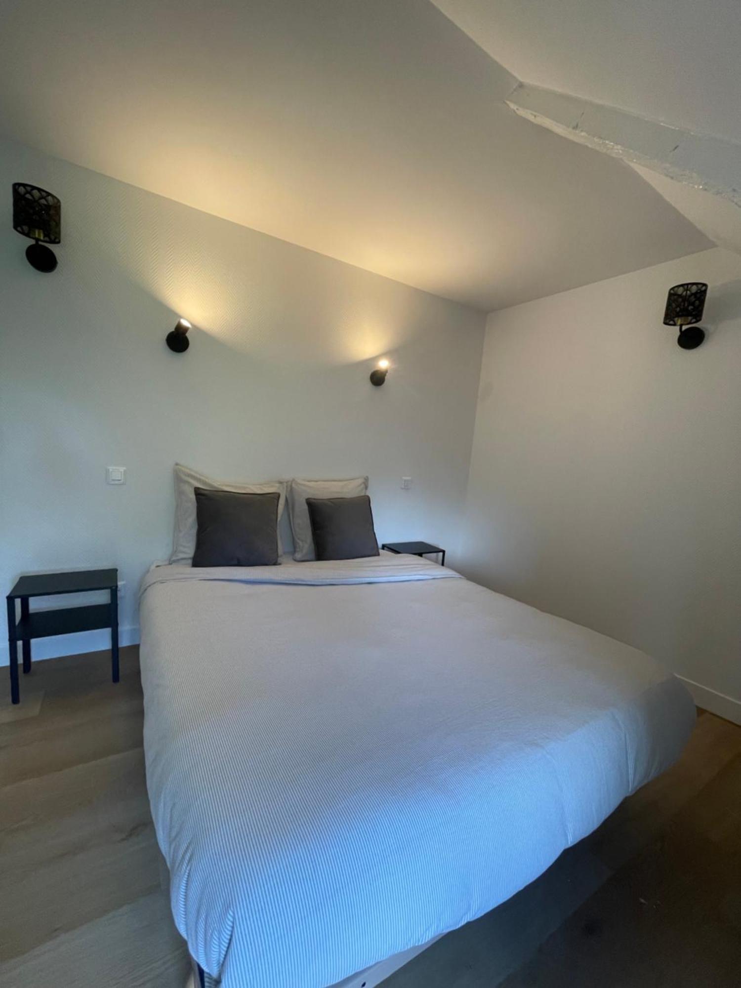 Au Pied Leve Hotel Calorguen Ruang foto